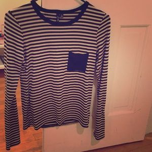 Black and white striped full sleeved tee